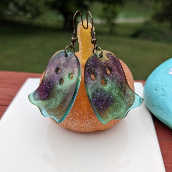 Spooky Ghost Earrings Handmade Resin Art Cute Goth Sparkly Halloween Jewelry - Picture 7 of 8